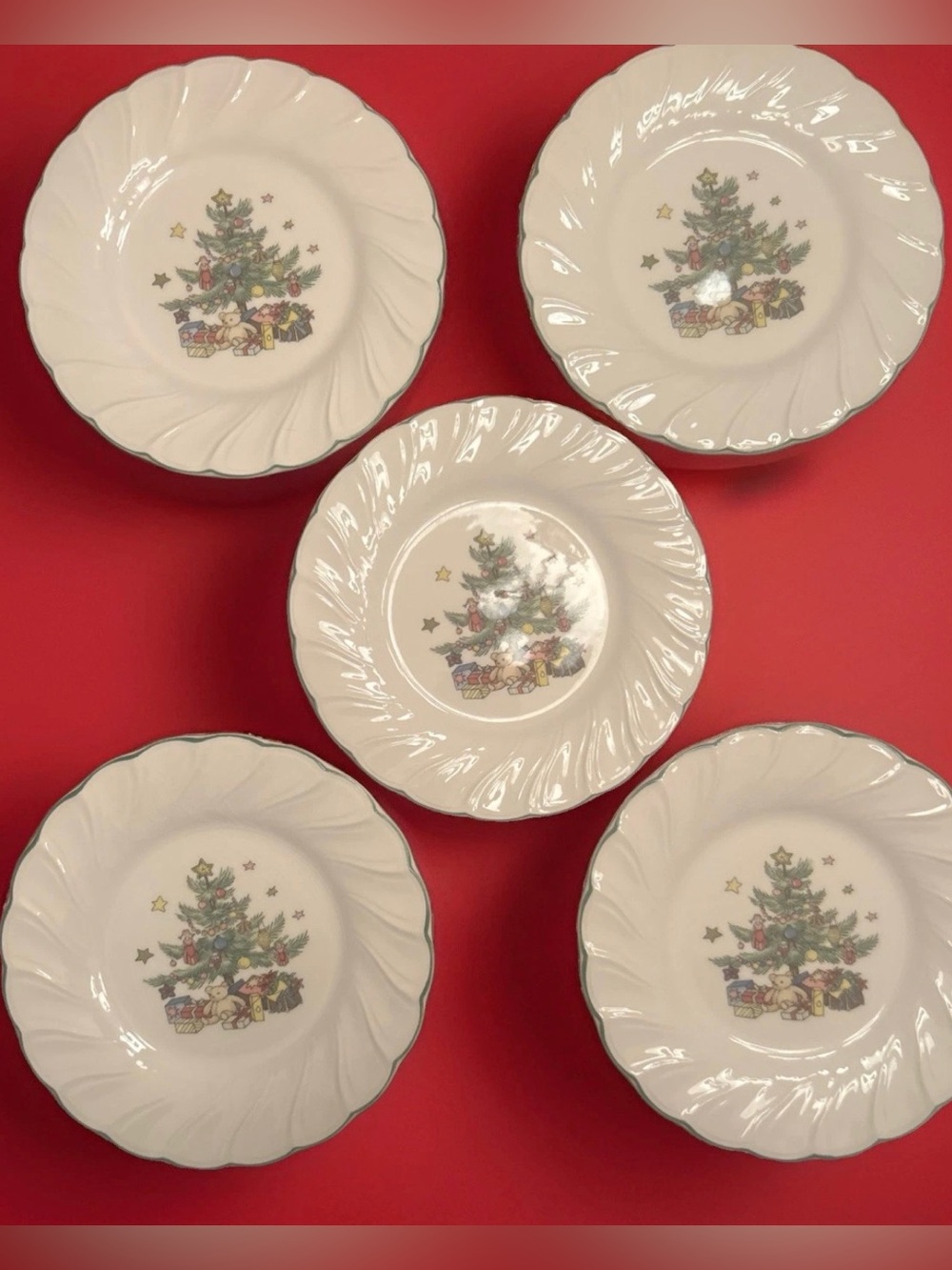 Nikko Vintage Happy Holidays 7โ Bread & Butter Plate, Set of 5 Christmas Tree